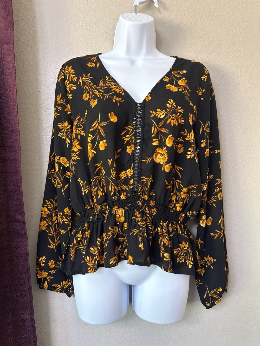 #836 Rue 21 Gold/Black Floral Blouse Size Medium